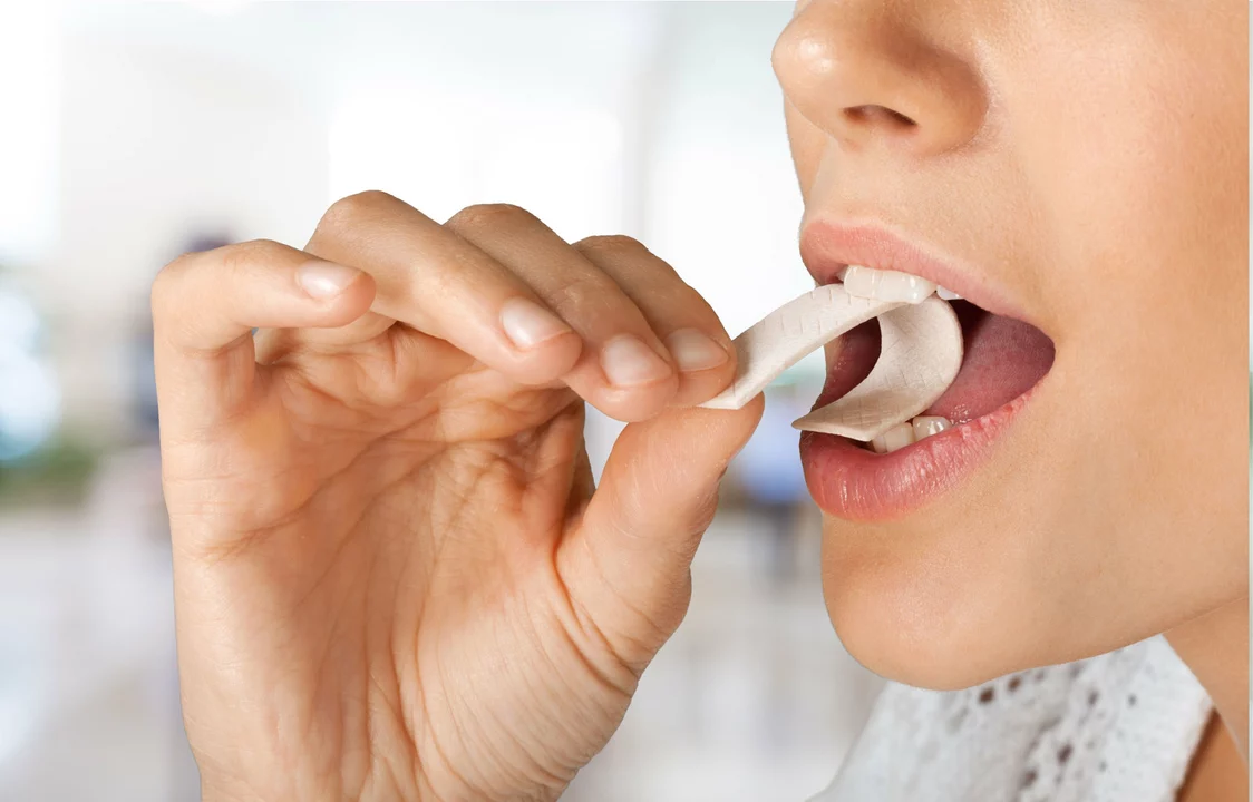 The Benefits of Chewing Sugar-Free Gum for Dry Mouth Relief